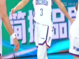 日韩卡腿遭
